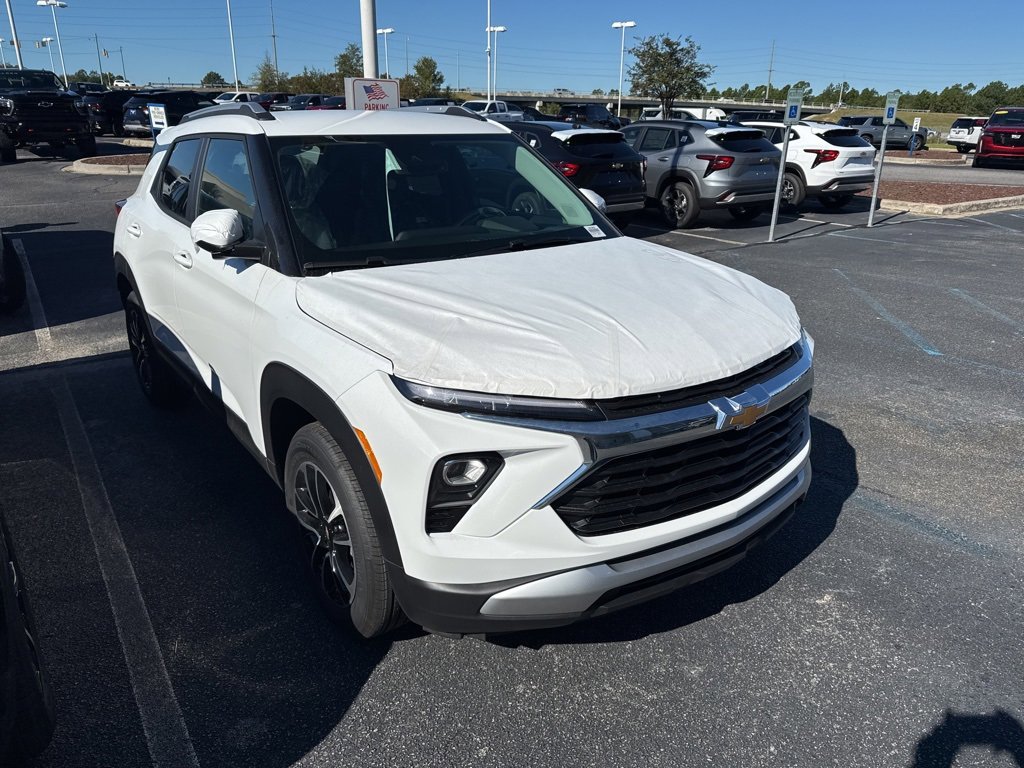 2026 Chevrolet Trailblazer LT photo 2