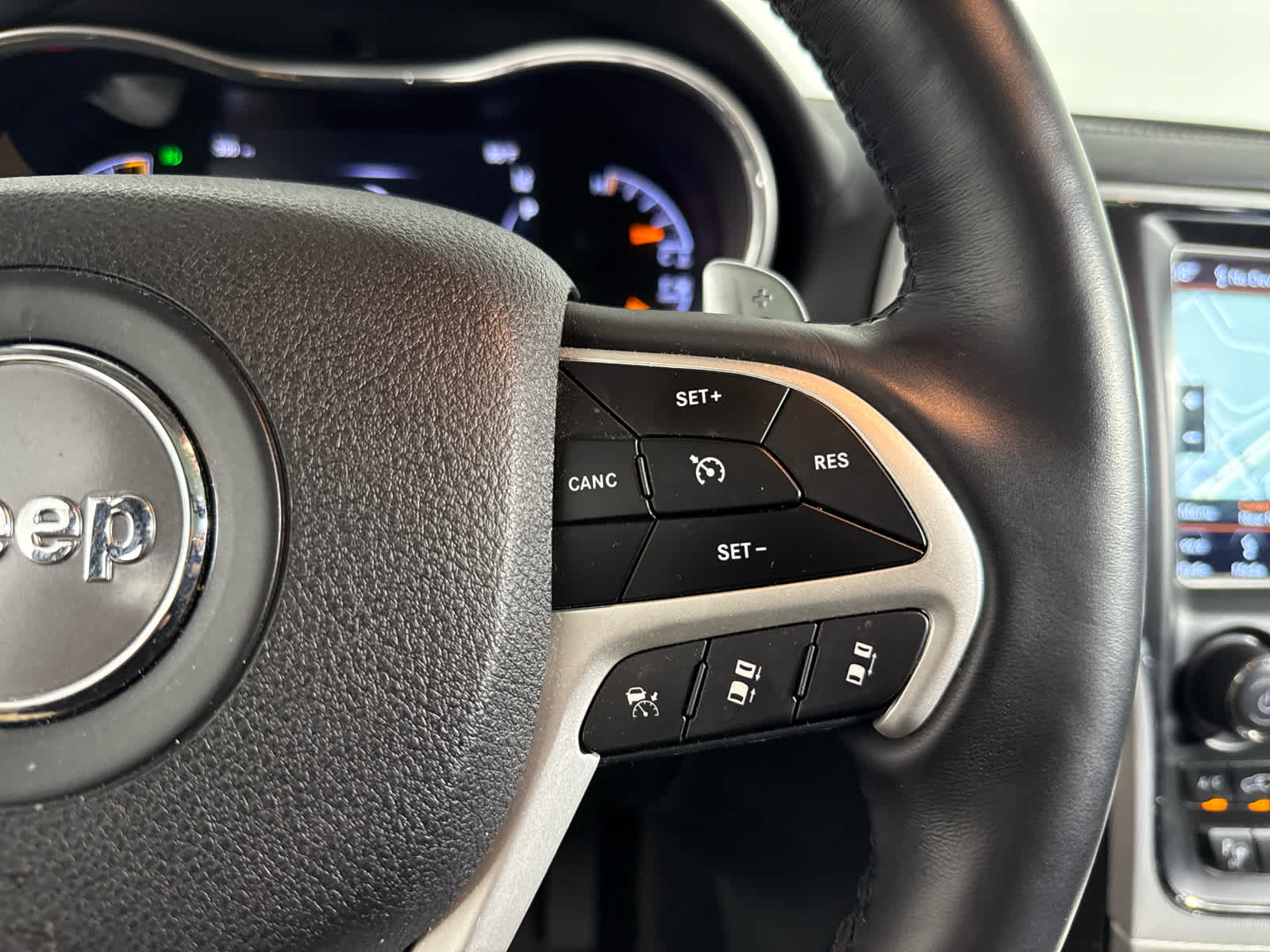 2018 Jeep Grand Cherokee Summit photo 22