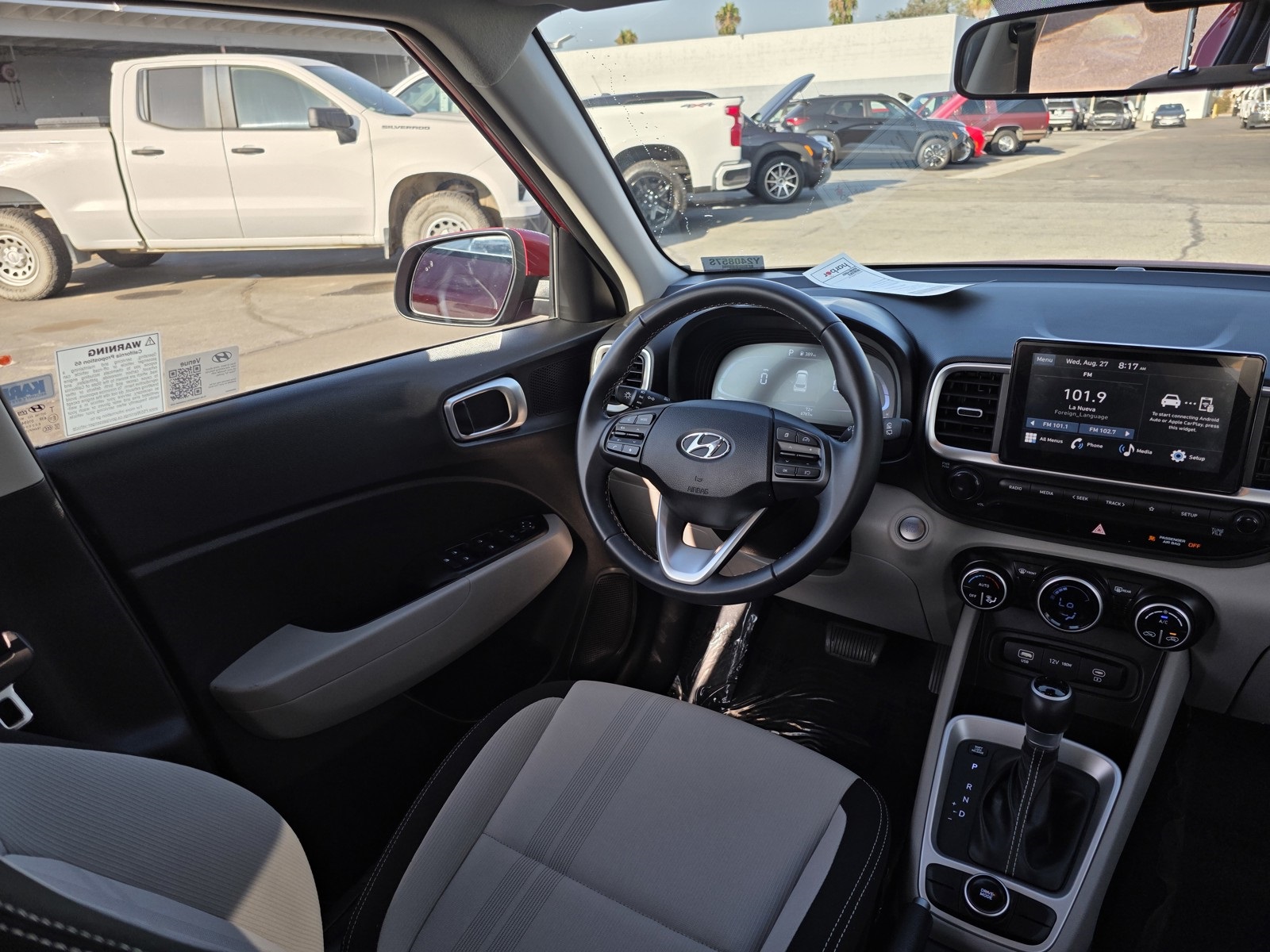 2024 Hyundai Venue SEL photo 13