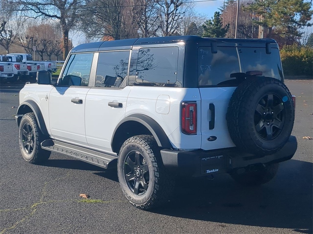 2025 Ford Bronco Outer Banks photo 4