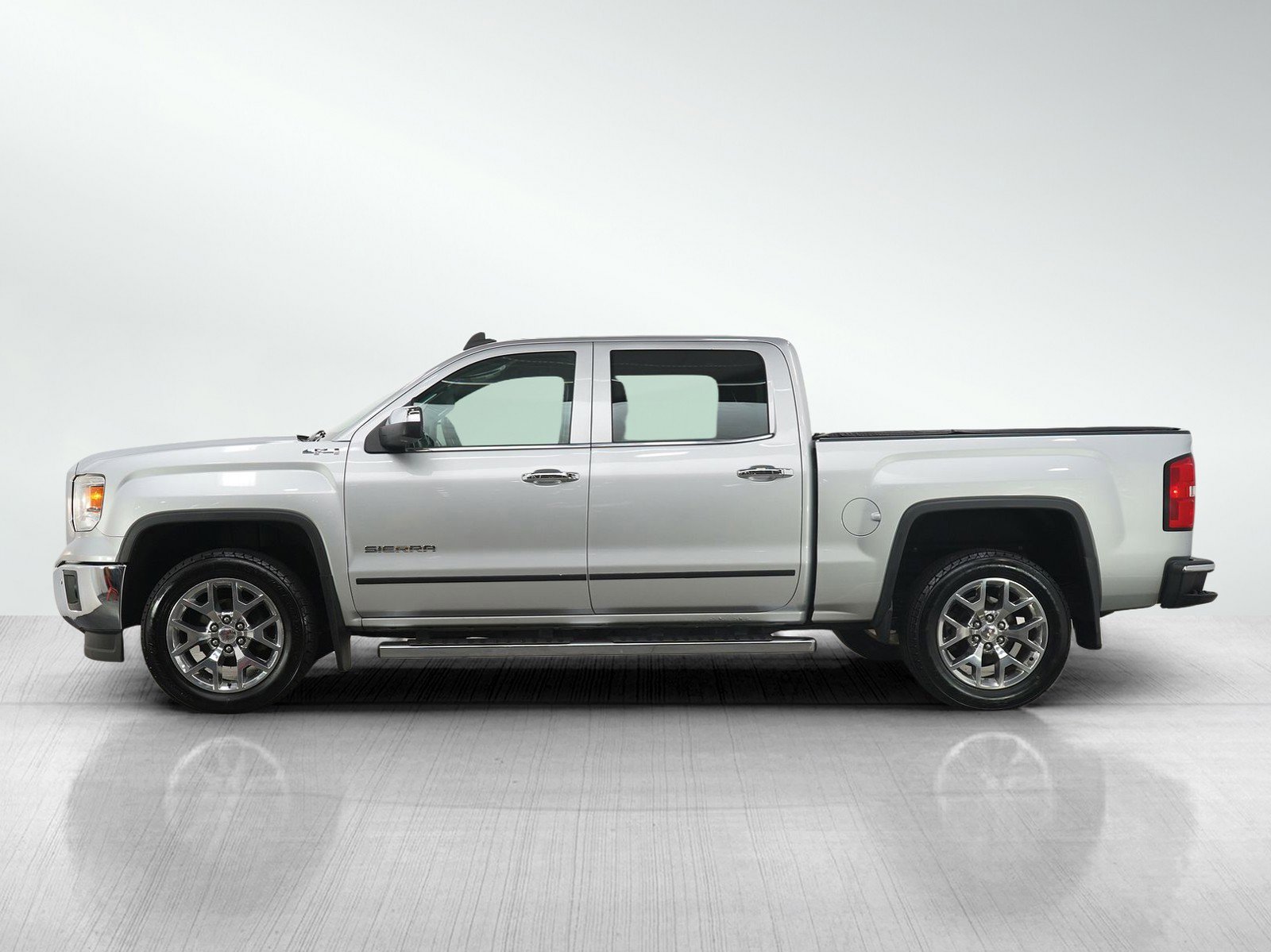 Used 2015 GMC Sierra 1500 SLT with VIN 3GTU2VEC4FG324438 for sale in South Saint Paul, Minnesota