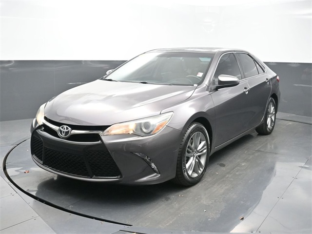 2016 Toyota Camry Special Edition's photo