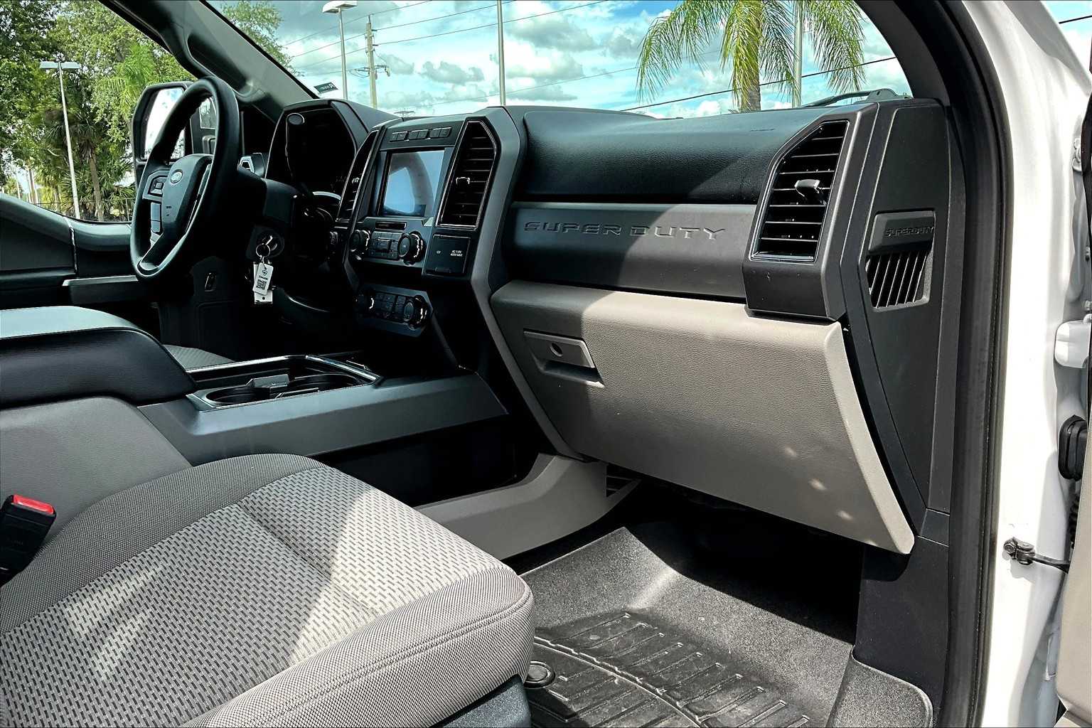 2020 Ford F-250 XLT photo 17