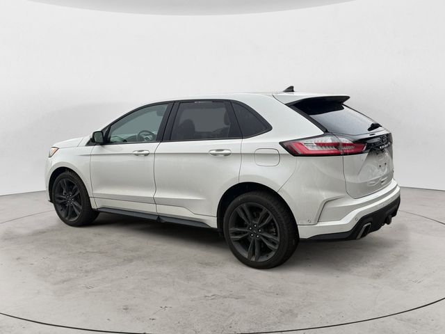 2022 Ford Edge ST photo 2