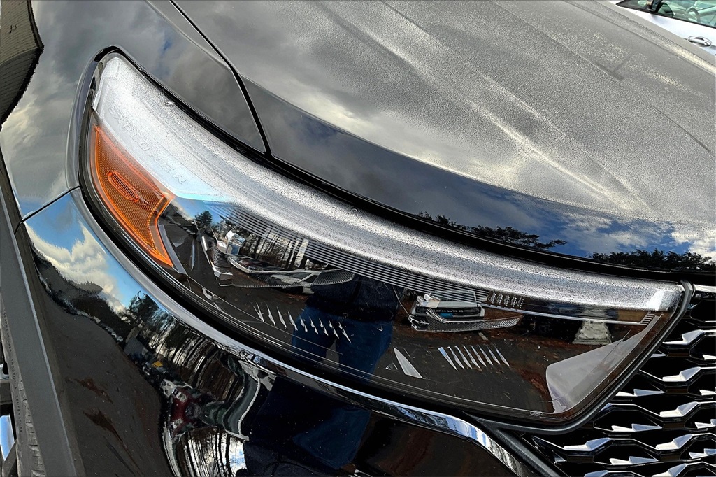 2023 Ford Explorer ST photo 30