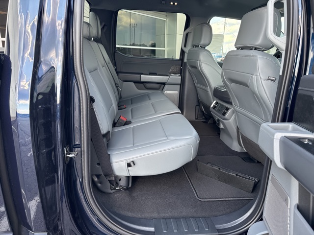 2025 Ford F-150 Lightning photo 26
