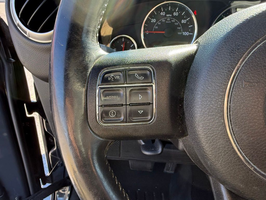 2016 Jeep Wrangler Unlimited Sahara photo 4