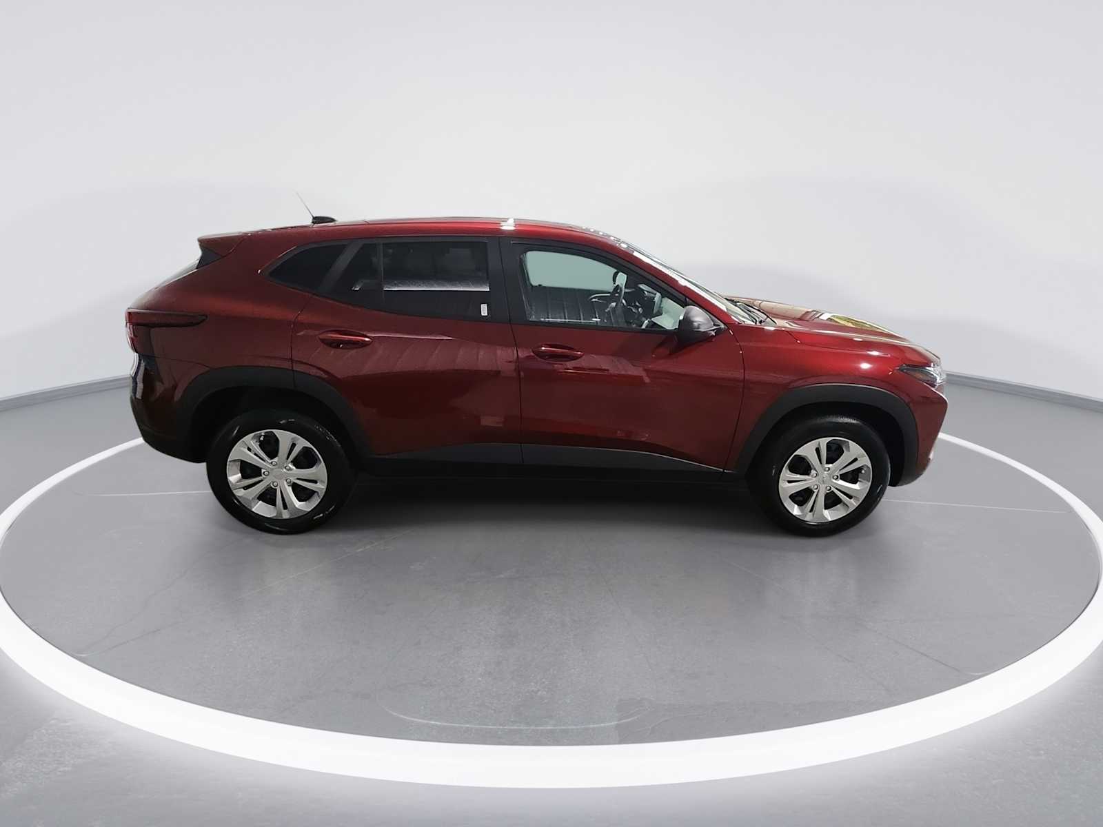 2025 Chevrolet Trax LS photo 9