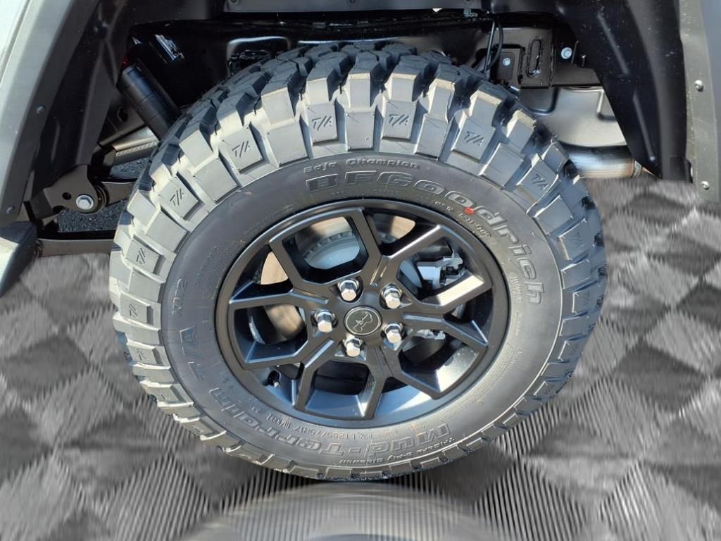 2025 Jeep Gladiator Sport photo 14