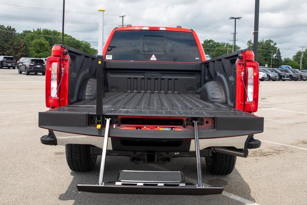 2025 Ford F-350 XLT photo 14
