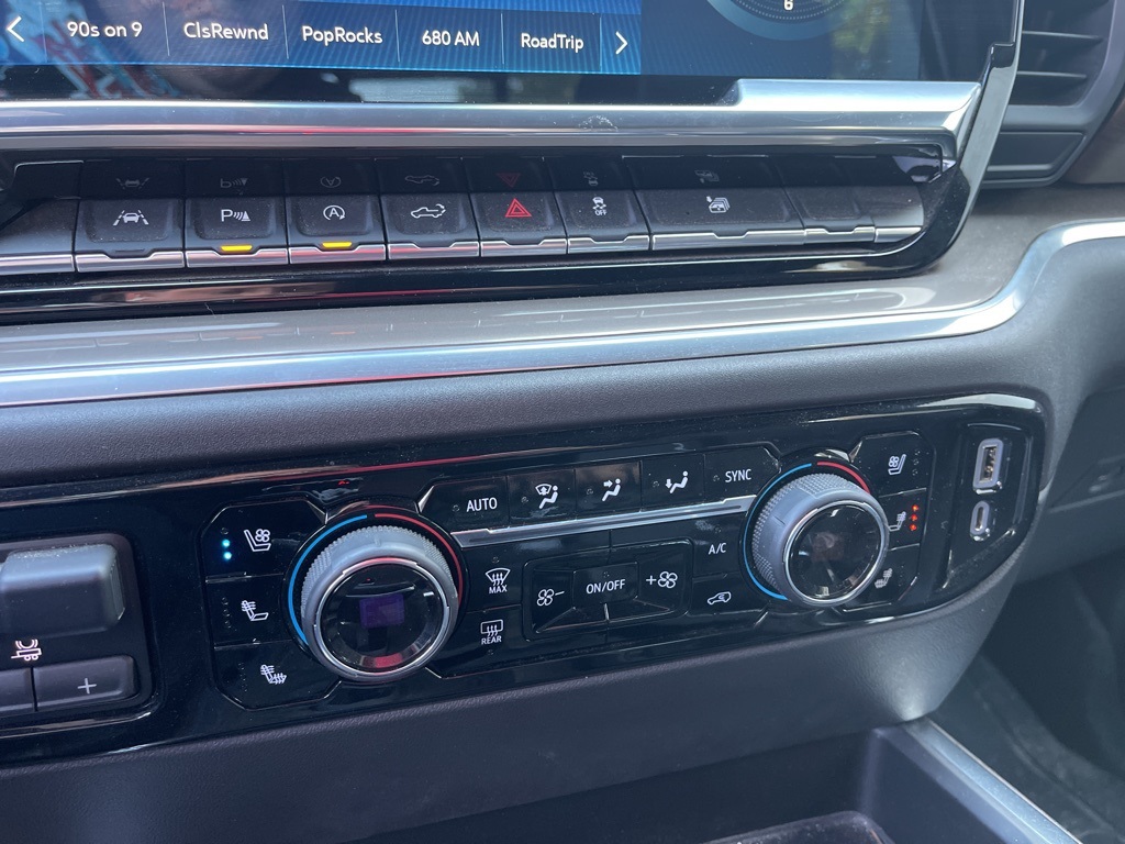 2022 Chevrolet Silverado 1500 High Country photo 7