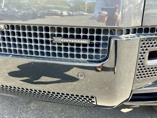 2023 Land Rover Defender 130 X-Dynamic SE photo 8