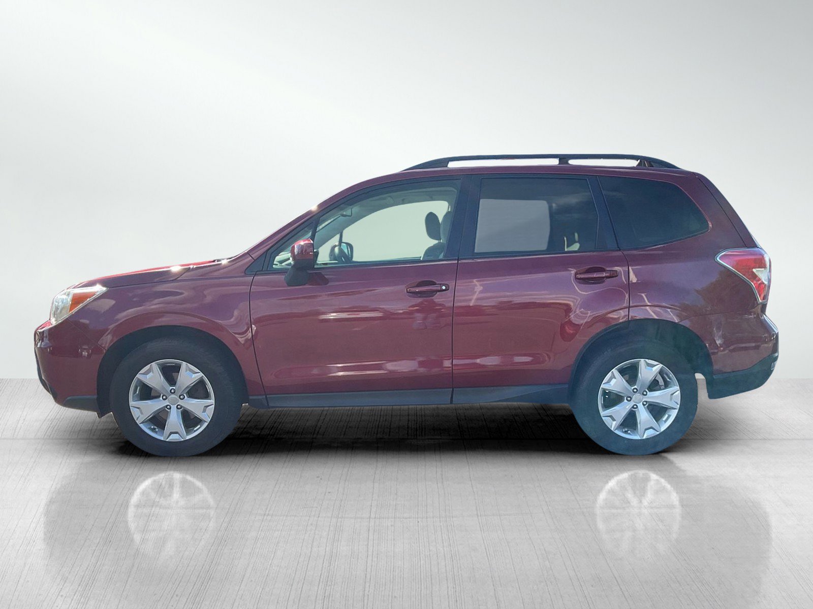 Used 2014 Subaru Forester i Premium with VIN JF2SJAEC4EH528729 for sale in Brainerd, Minnesota