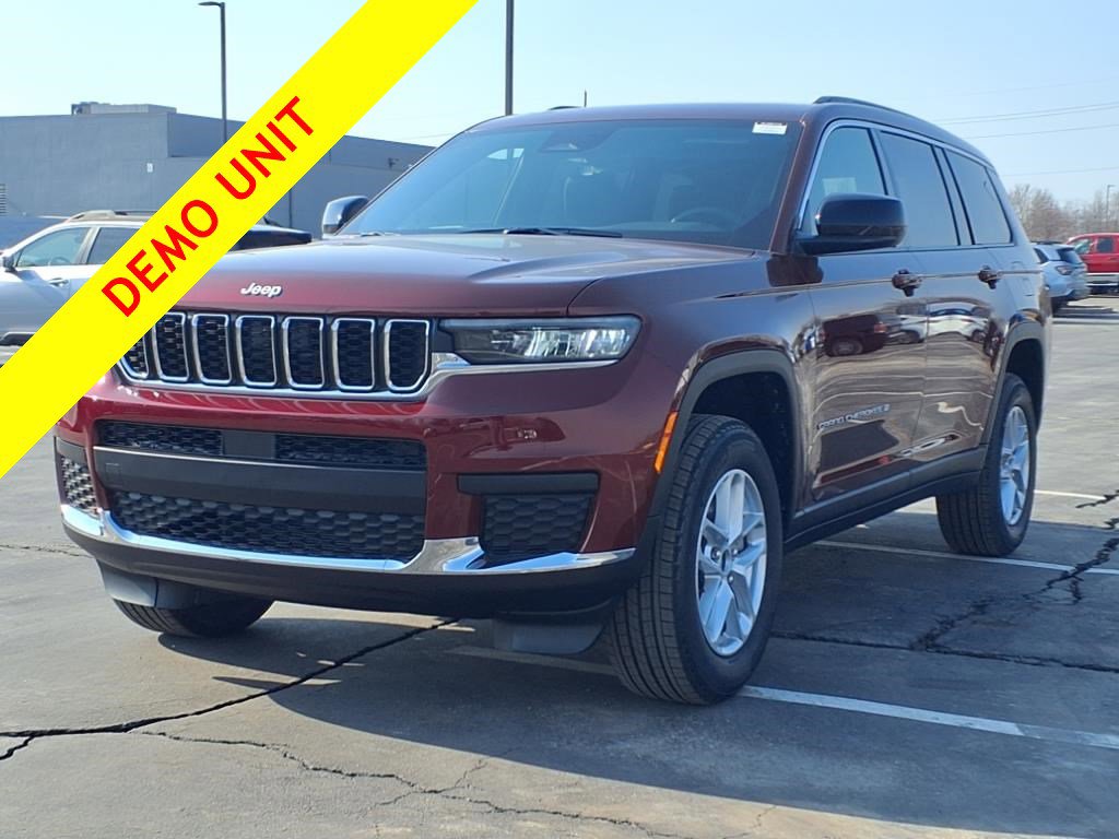 2025 Jeep Grand Cherokee Laredo X photo 2