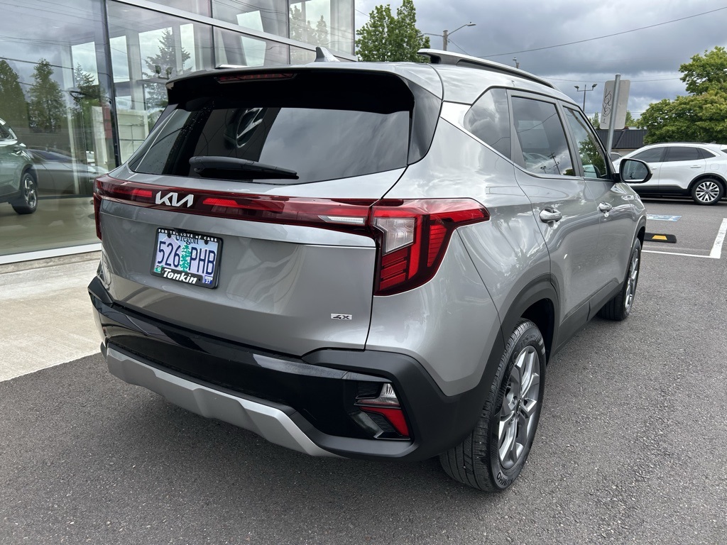 2024 Kia Seltos S photo 4
