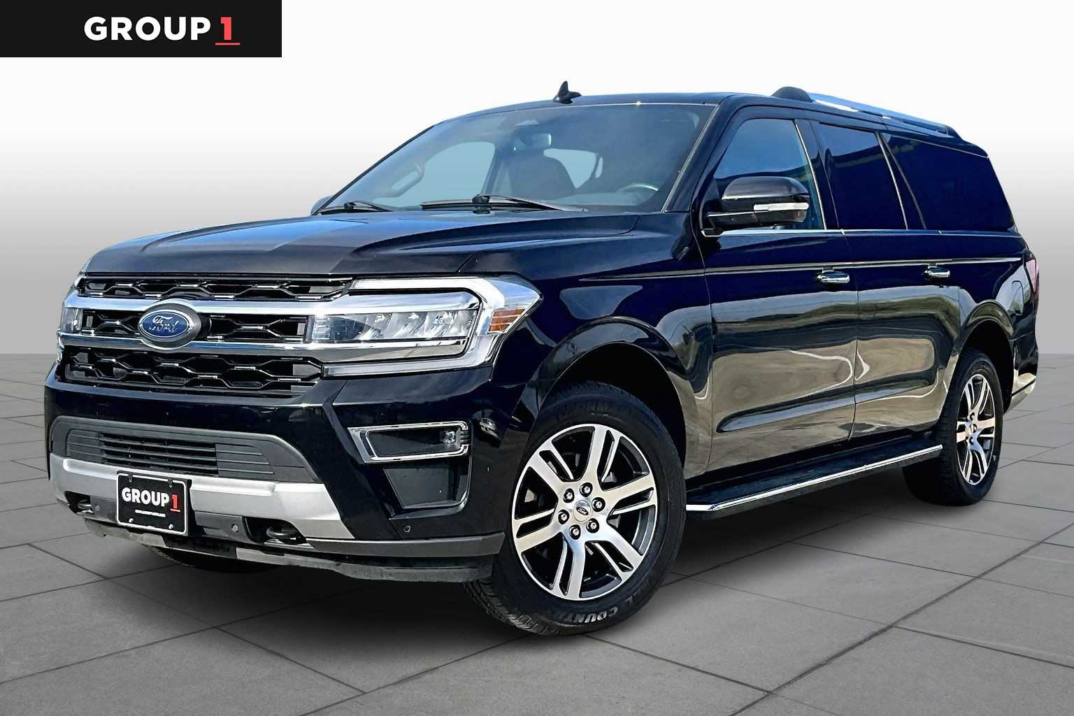 2023 Ford Expedition Limited's photo