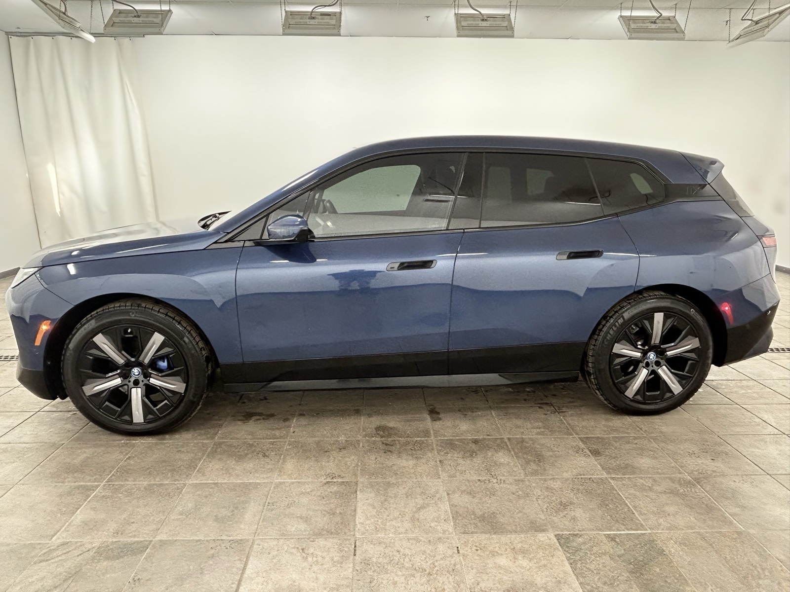 Used 2023 BMW iX Base with VIN WB523CF06PCM86620 for sale in Elmhurst, IL