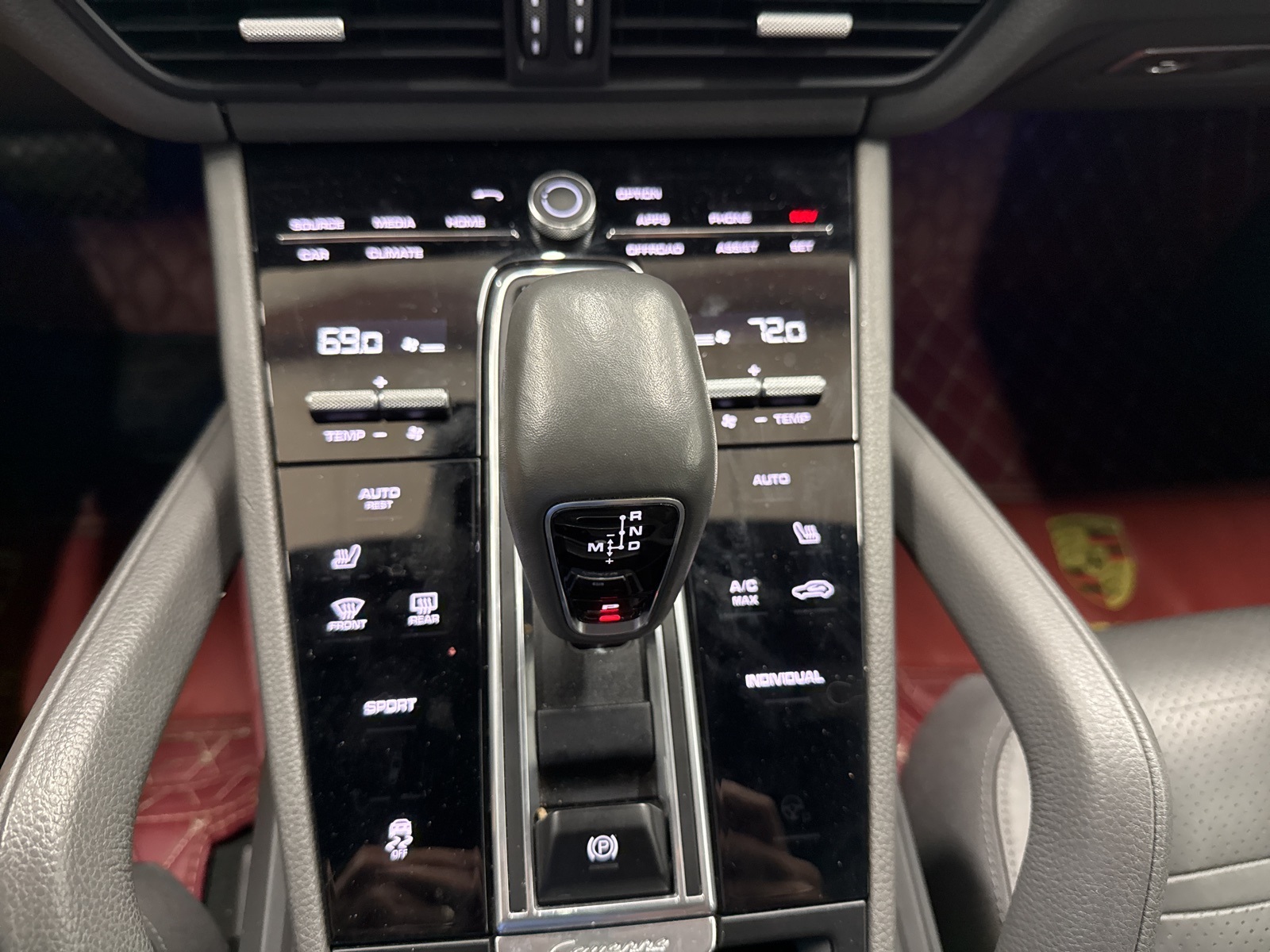 2020 Porsche Cayenne Base photo 12