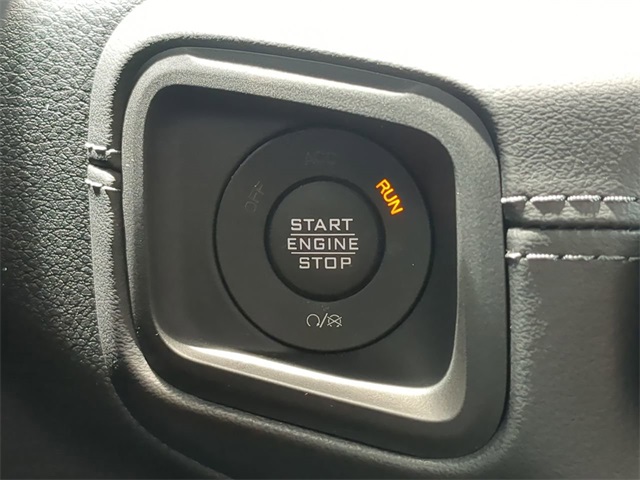 2025 Jeep Wrangler Sahara photo 29