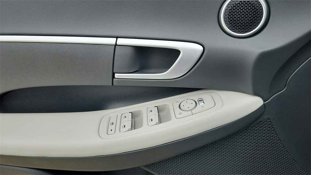 2025 Hyundai Sonata SE photo 16