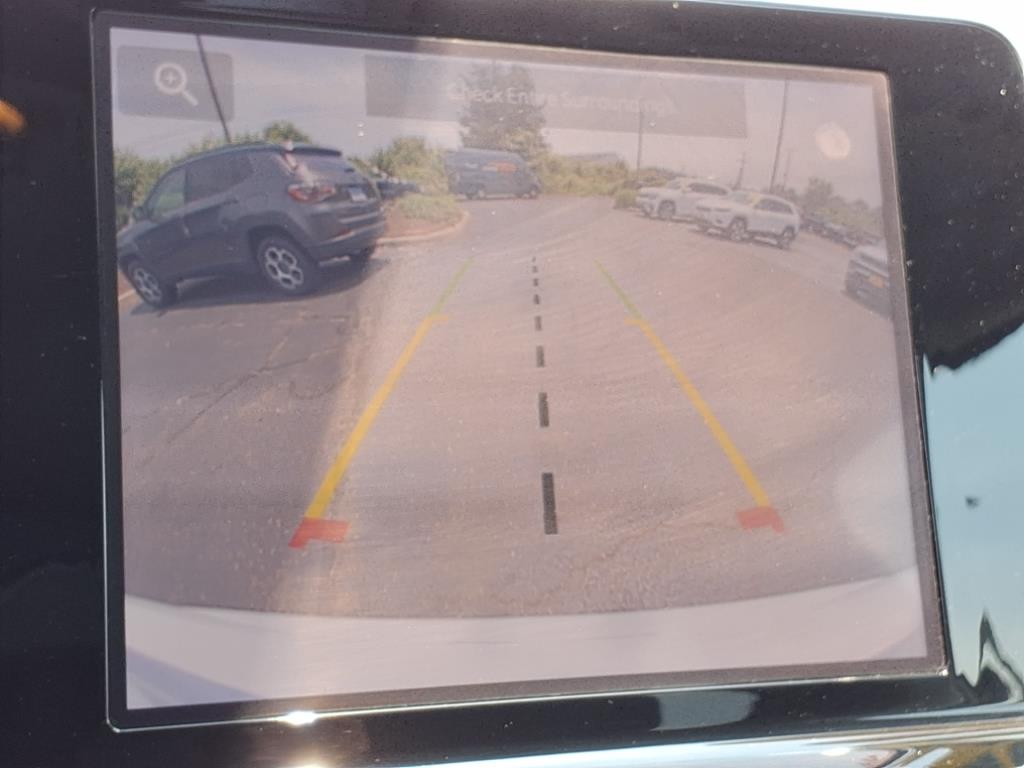 2022 Jeep Compass Latitude photo 23