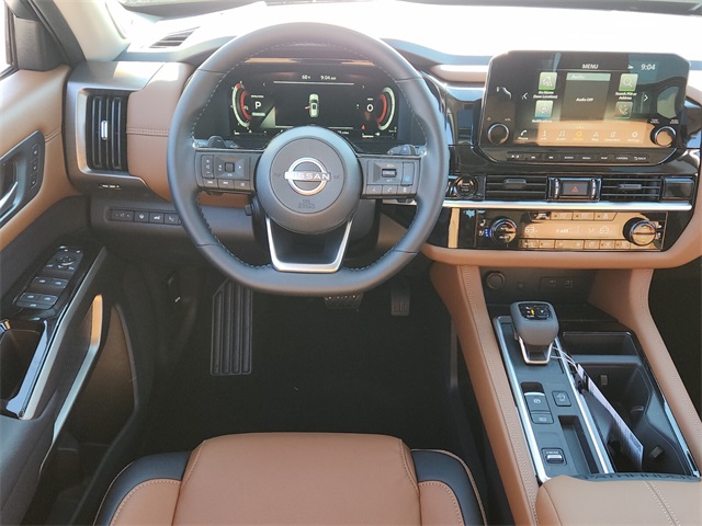 2025 Nissan Pathfinder Platinum photo 7