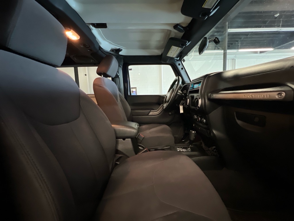 2013 Jeep Wrangler Sport photo 15