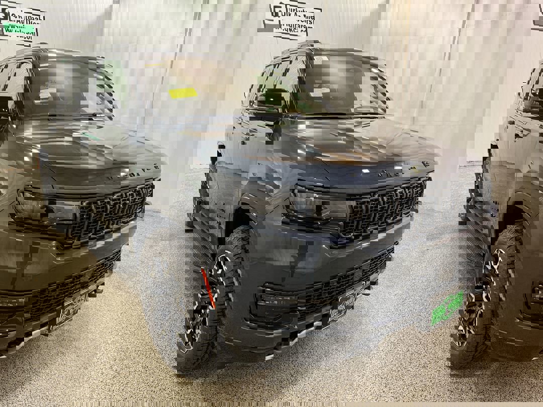 2025 Jeep Wagoneer Series II's photo