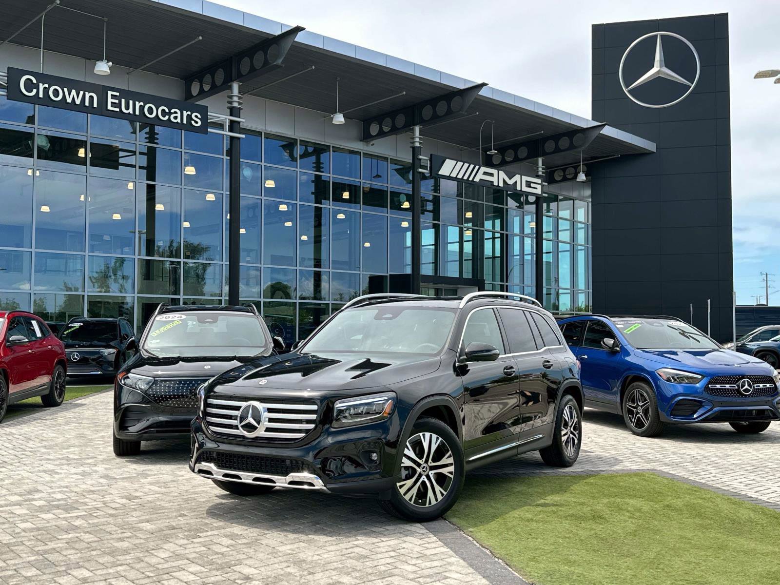 2025 Mercedes-Benz GLB Base's photo