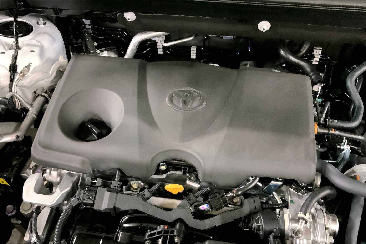 2025 Toyota RAV4 XLE photo 17