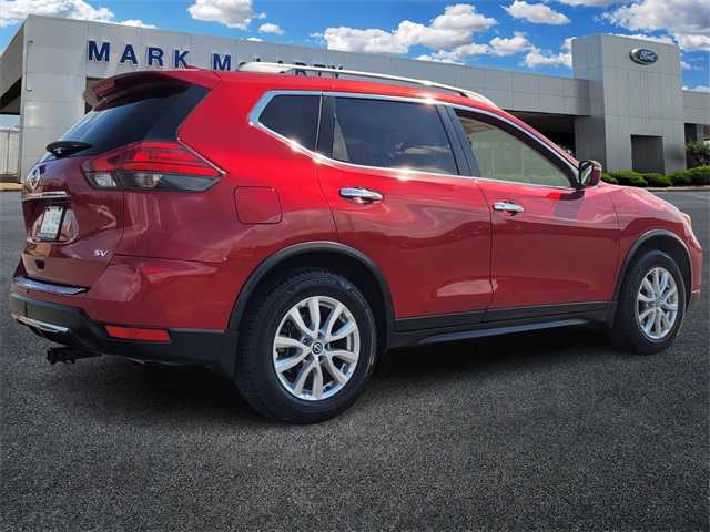 2017 Nissan Rogue SV photo 3