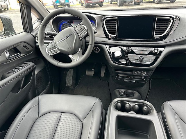 2025 Chrysler Pacifica photo 15