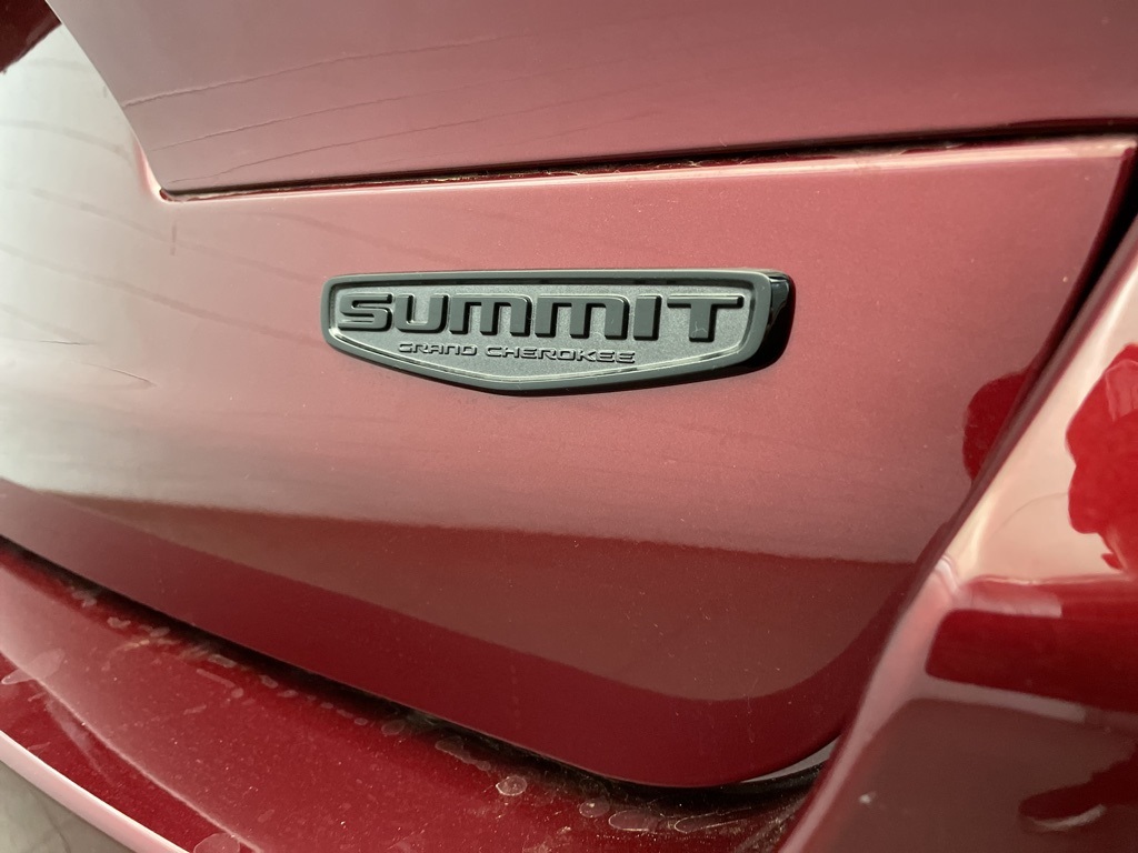 2025 Jeep Grand Cherokee L Summit Reserve photo 4