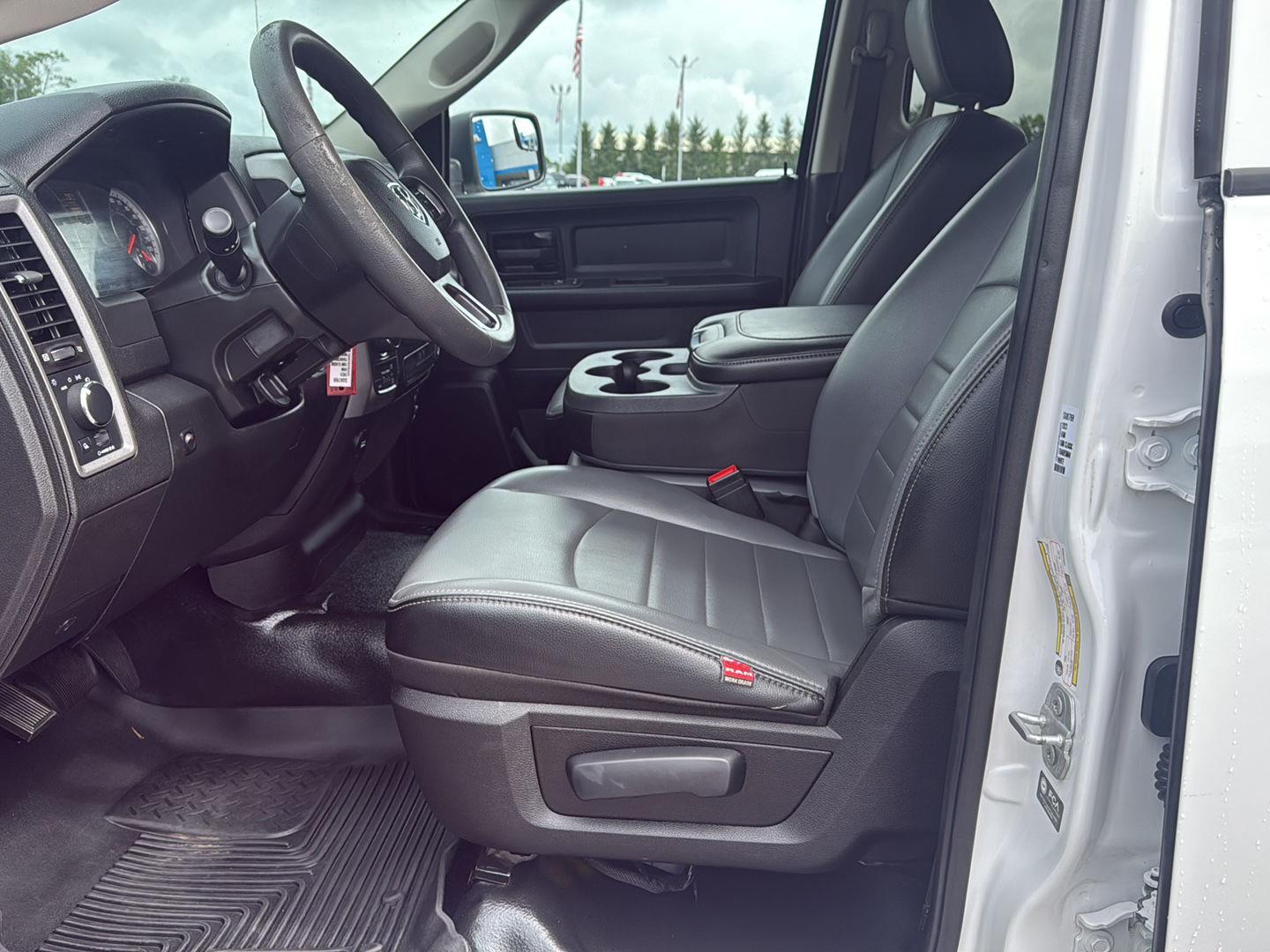 2023 Ram 1500 Classic Tradesman photo 5