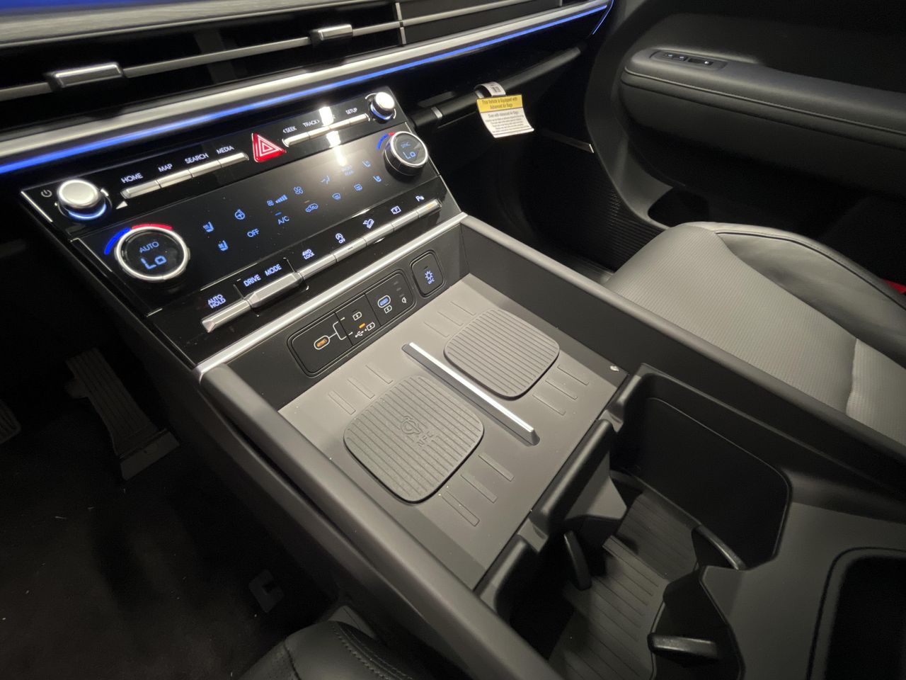 2024 Hyundai Santa Fe Limited photo 16