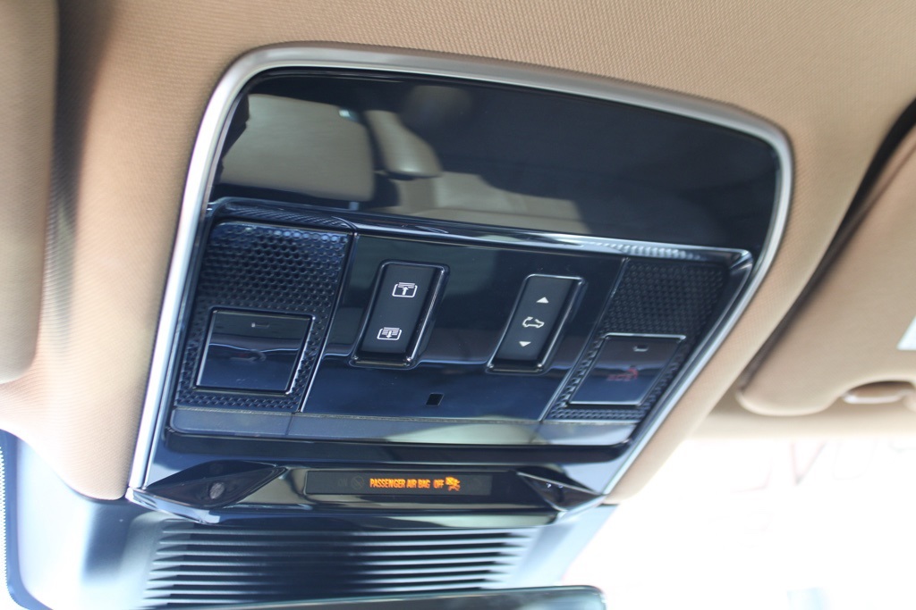 2023 Land Rover Range Rover SE photo 26
