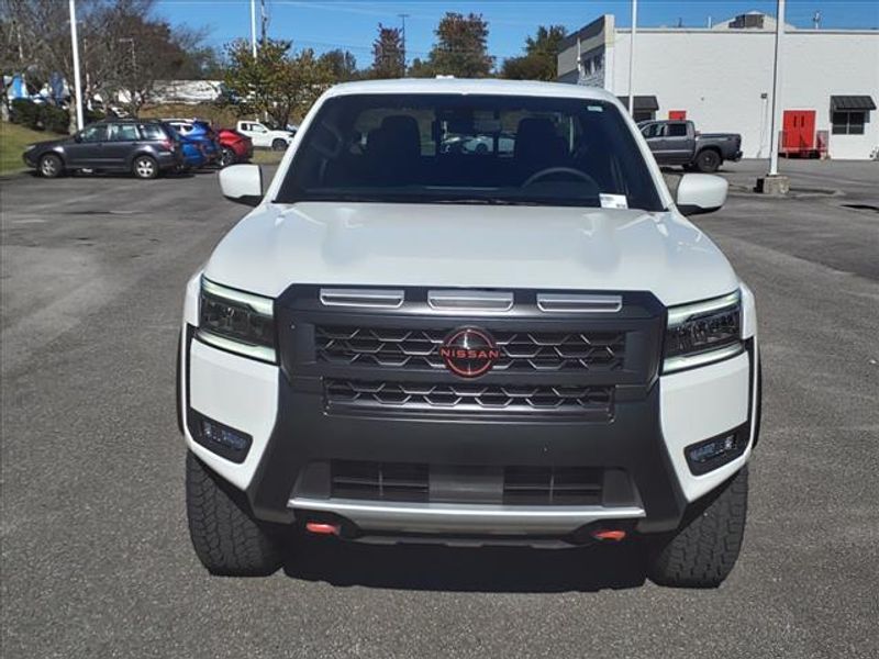2025 Nissan Frontier Crew Cab PRO-4X photo 2