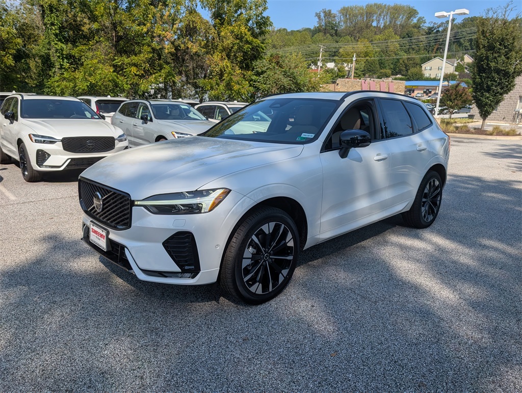 2026 Volvo XC60 B5 Plus photo 27