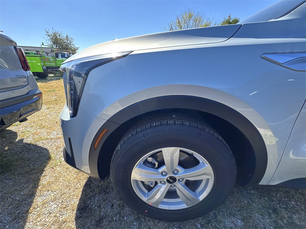 2026 Kia Sorento LX photo 2