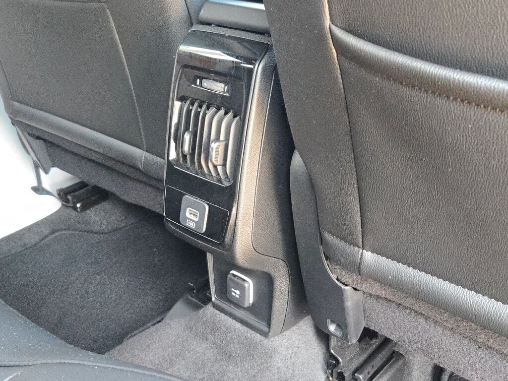 2023 Jeep Compass Limited photo 10