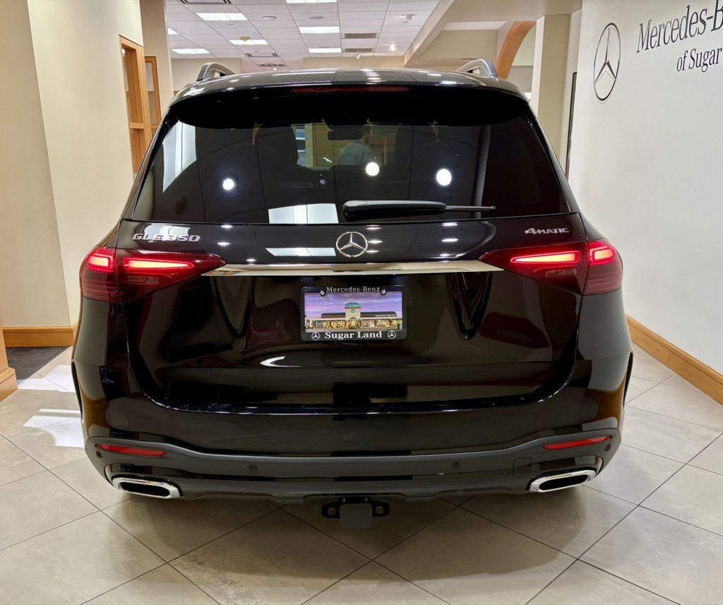2026 Mercedes Benz GLE 350 4MATIC photo 2