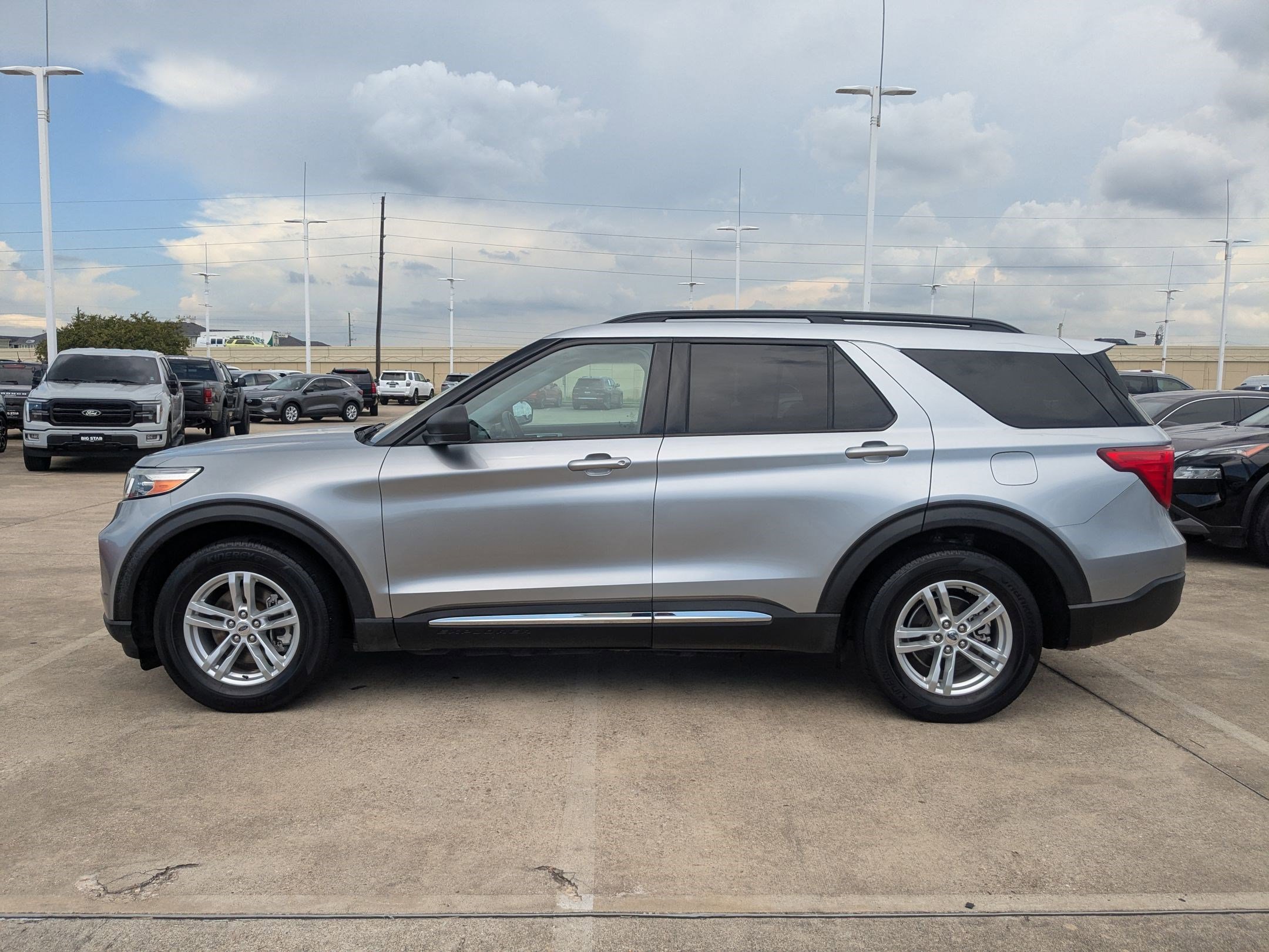2022 Ford Explorer XLT photo 4