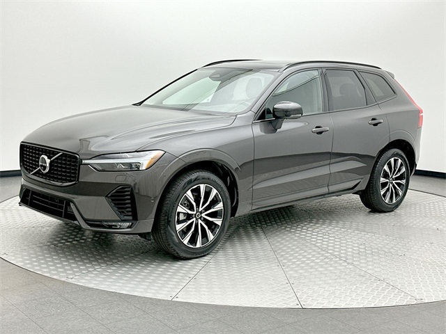 2025 Volvo XC60 Plus's photo