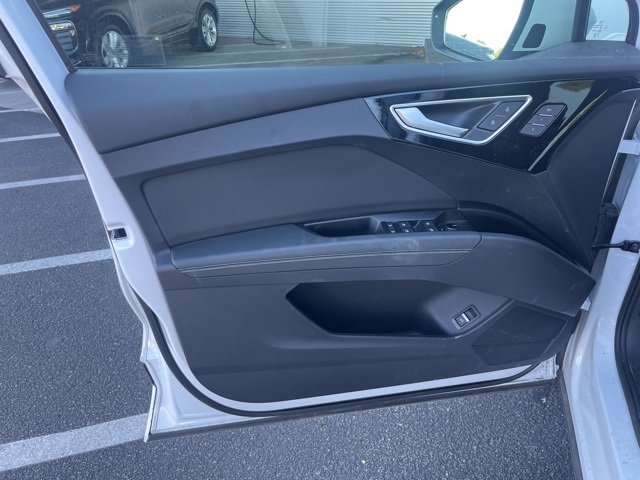 2024 Audi Q4 E-tron Premium photo 11