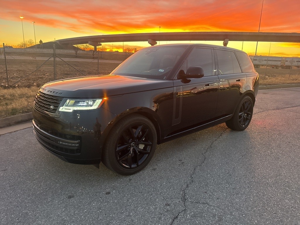2024 Land Rover Range Rover SE's photo