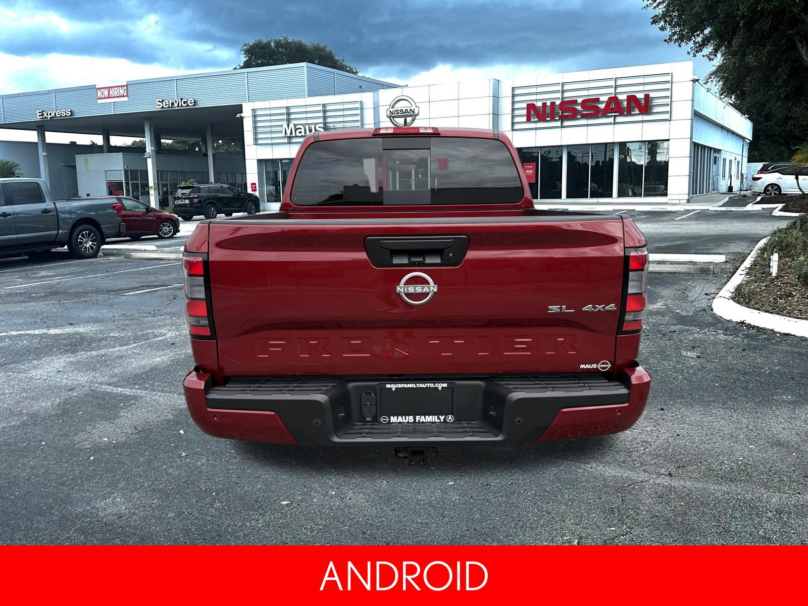 2024 Nissan Frontier SL photo 3