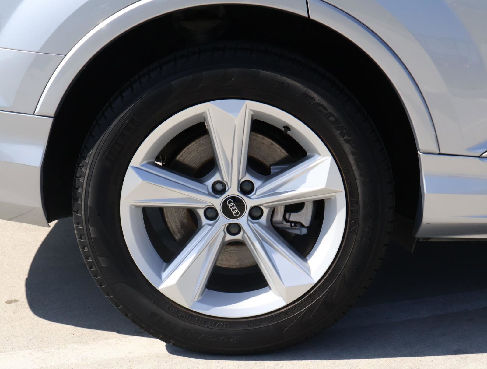2021 Audi Q7 Premium photo 8