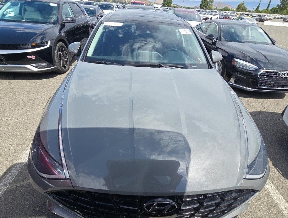 2022 Hyundai Sonata SEL photo 2
