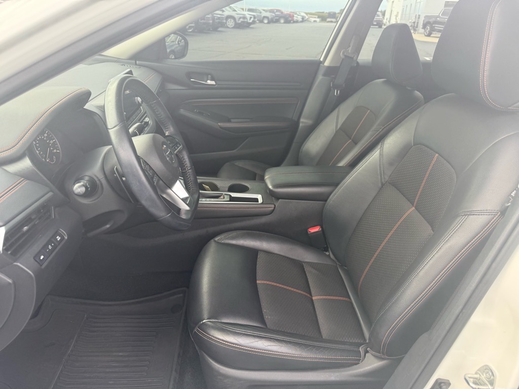 2019 Nissan Altima 2.5 SR photo 11