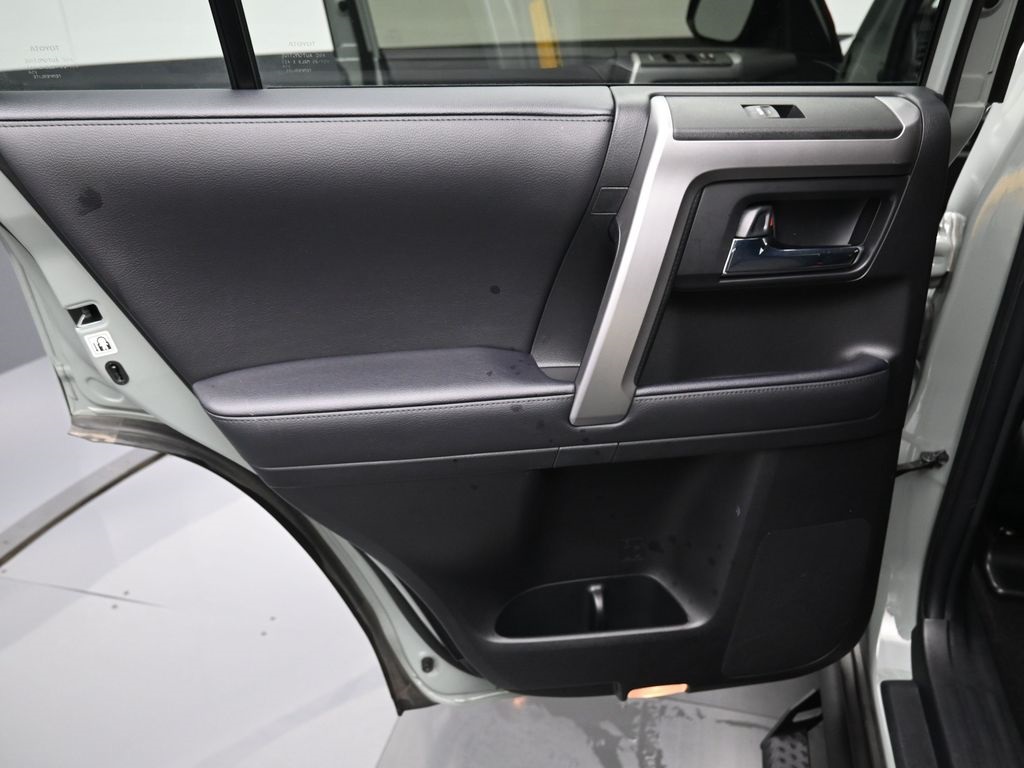 2022 Toyota 4Runner SR5 Trail photo 26